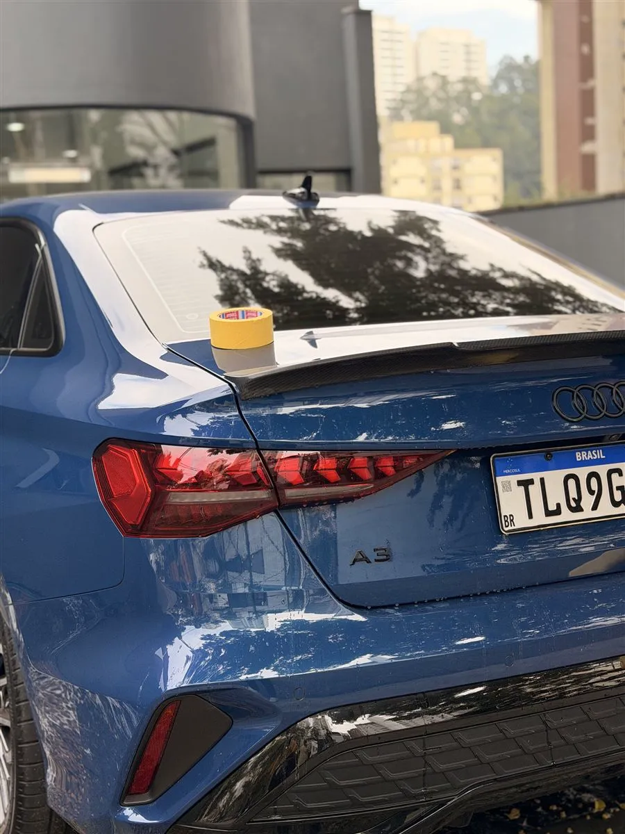 Preparo para pintura automotiva com mascaramento